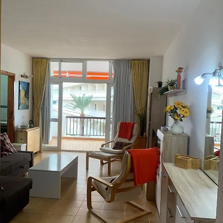 Estudio En Cristianos Edificio Guayero 아파트 *